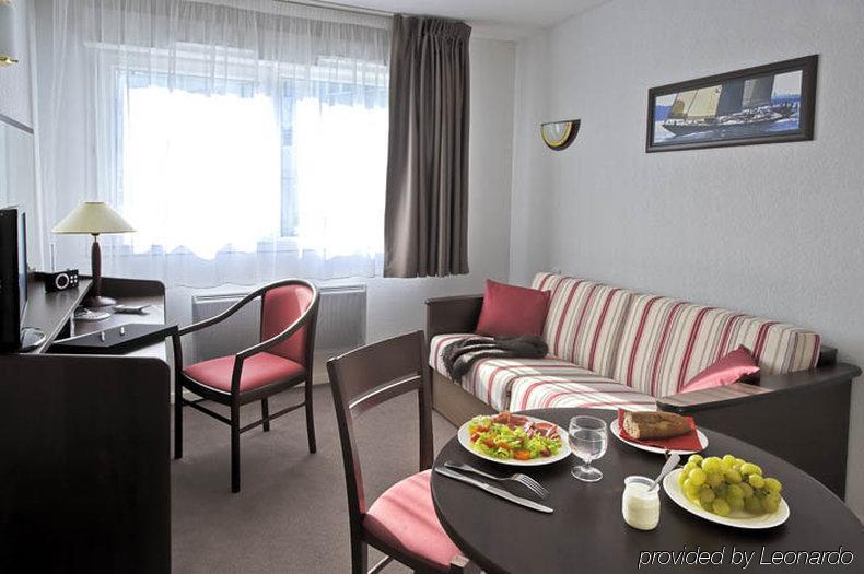 Comfort Suites Le-Port-Marly Paris Ouest Le Port-Marly Kültér fotó
