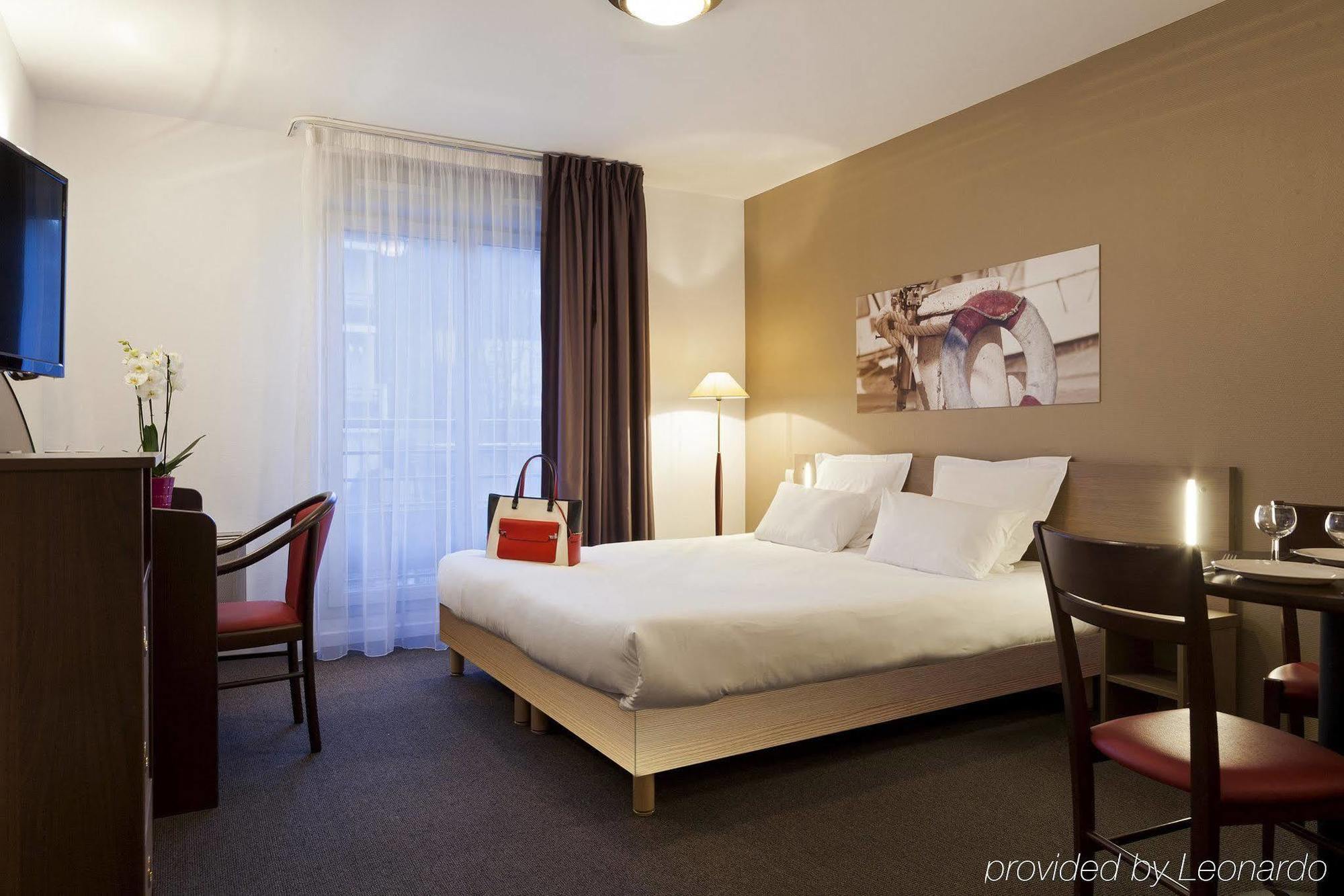 Comfort Suites Le-Port-Marly Paris Ouest Le Port-Marly Kültér fotó