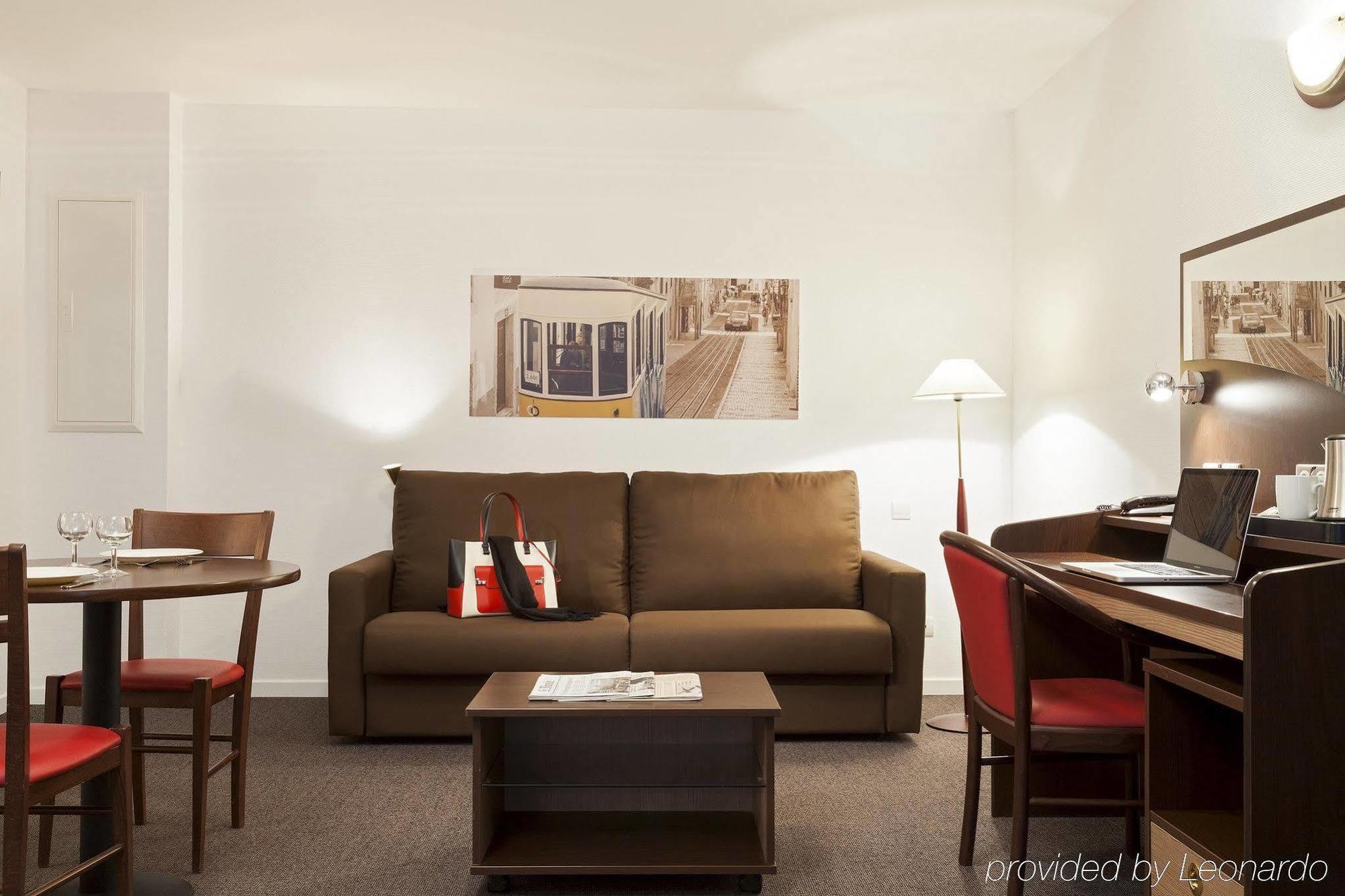 Comfort Suites Le-Port-Marly Paris Ouest Le Port-Marly Kültér fotó