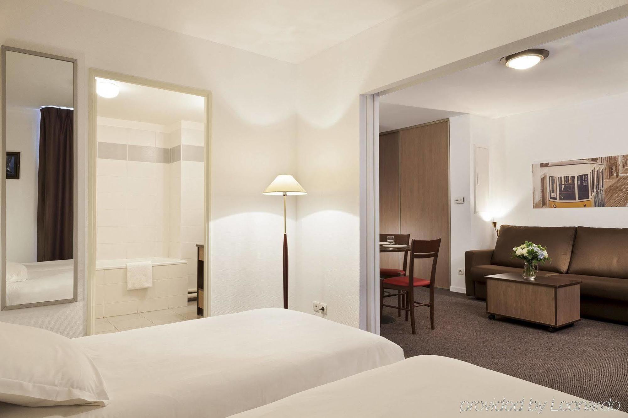 Comfort Suites Le-Port-Marly Paris Ouest Le Port-Marly Kültér fotó