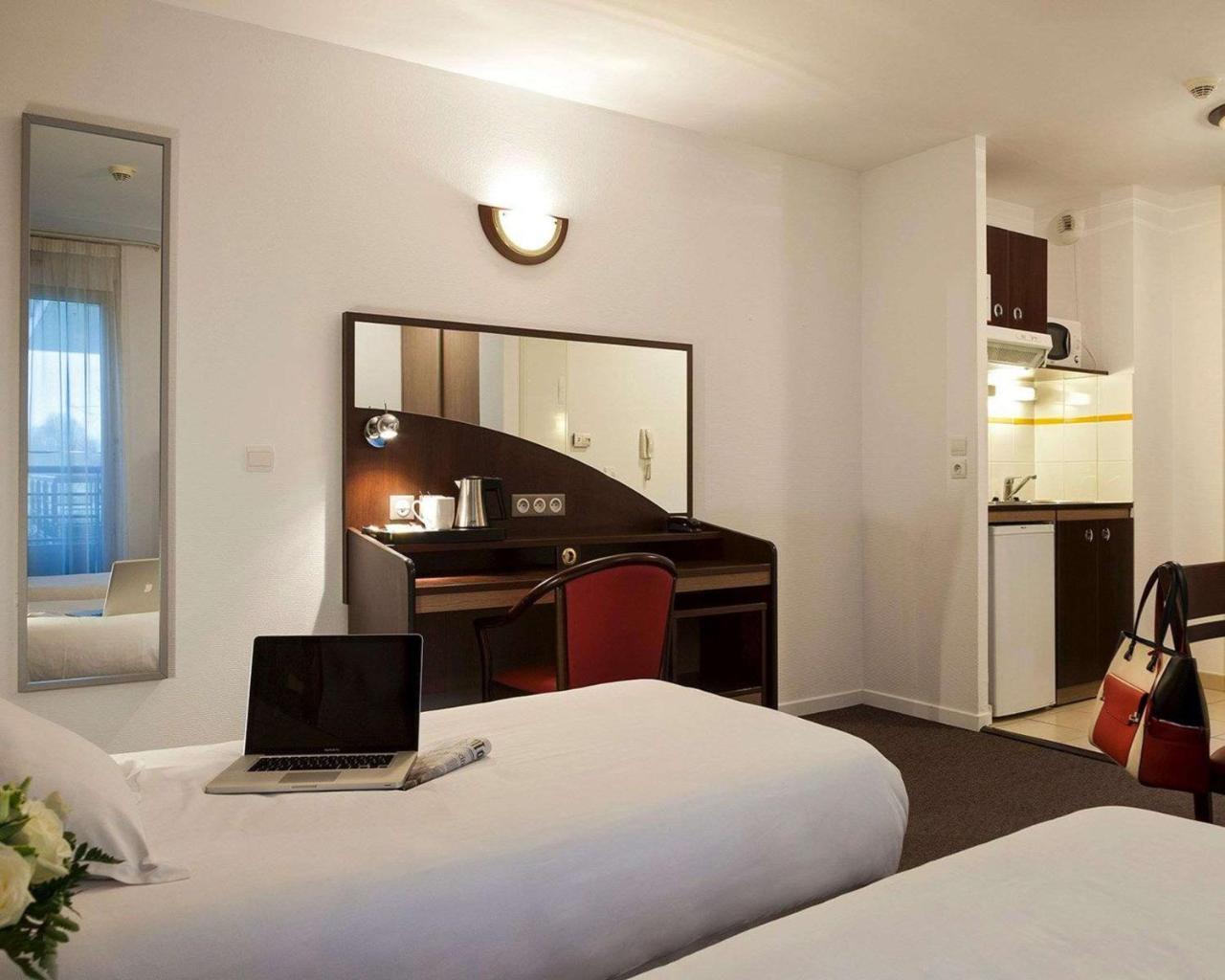 Comfort Suites Le-Port-Marly Paris Ouest Le Port-Marly Kültér fotó