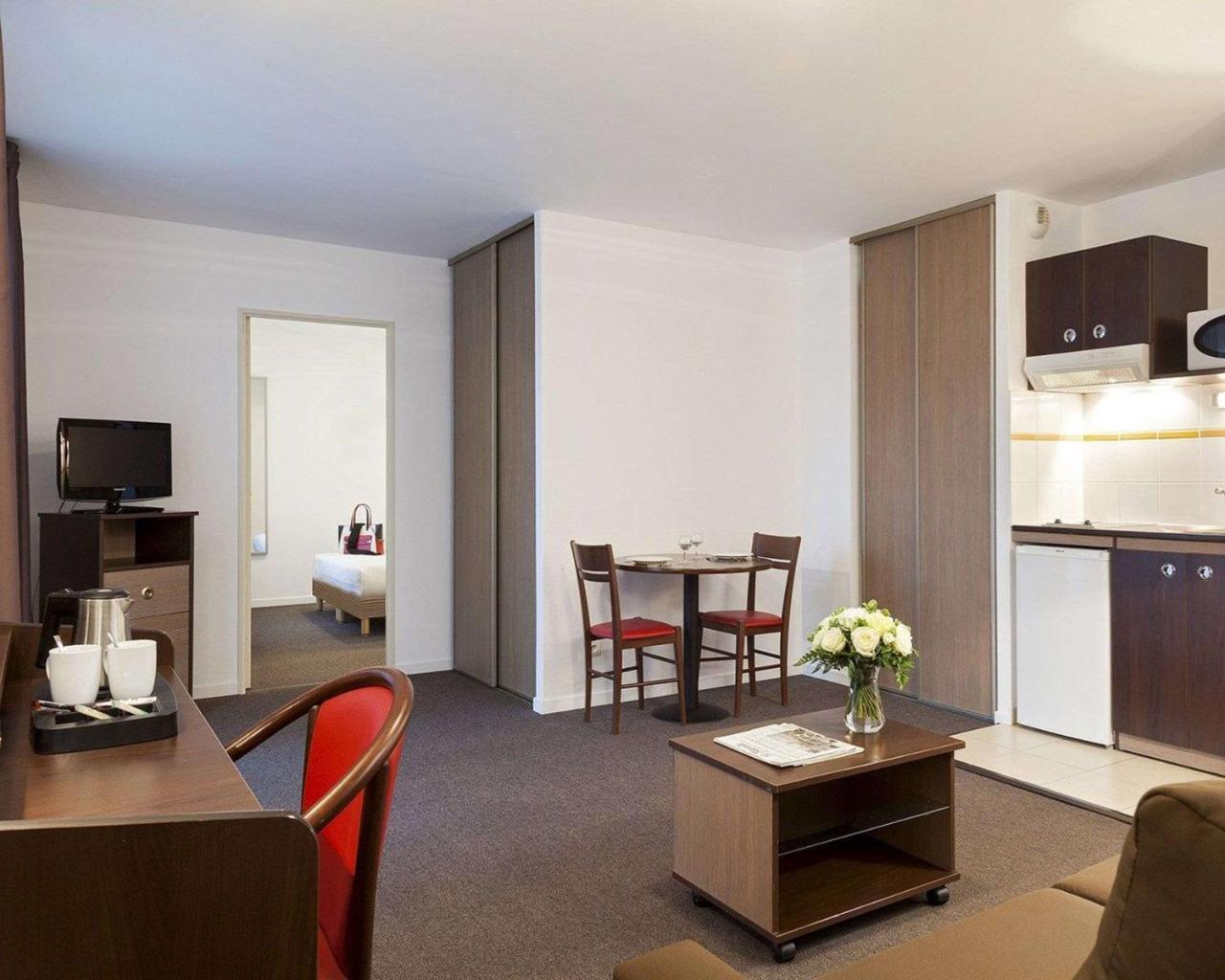 Comfort Suites Le-Port-Marly Paris Ouest Le Port-Marly Kültér fotó