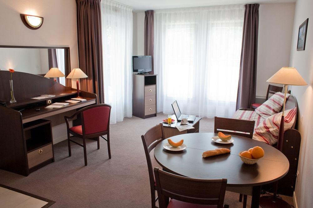 Comfort Suites Le-Port-Marly Paris Ouest Le Port-Marly Kültér fotó