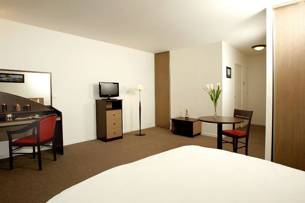 Comfort Suites Le-Port-Marly Paris Ouest Le Port-Marly Kültér fotó