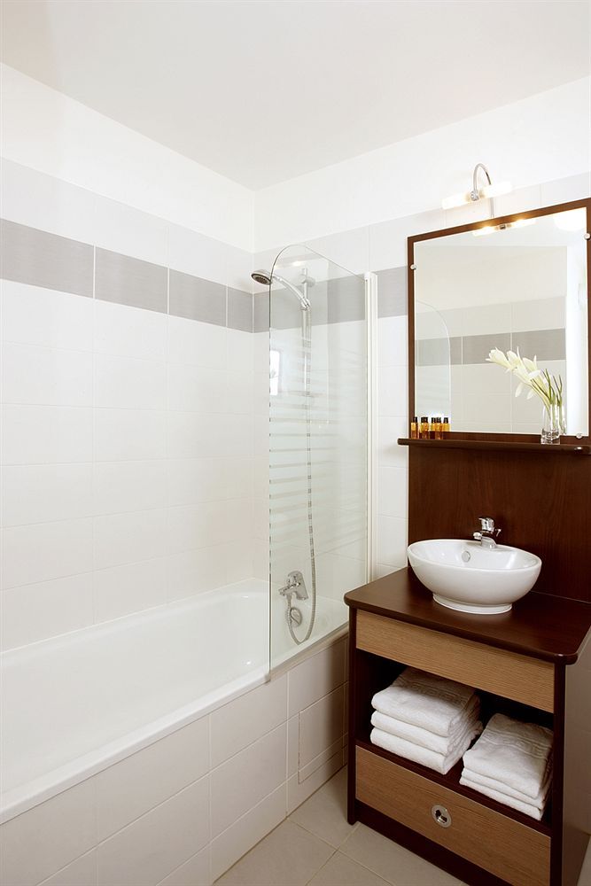Comfort Suites Le-Port-Marly Paris Ouest Le Port-Marly Kültér fotó